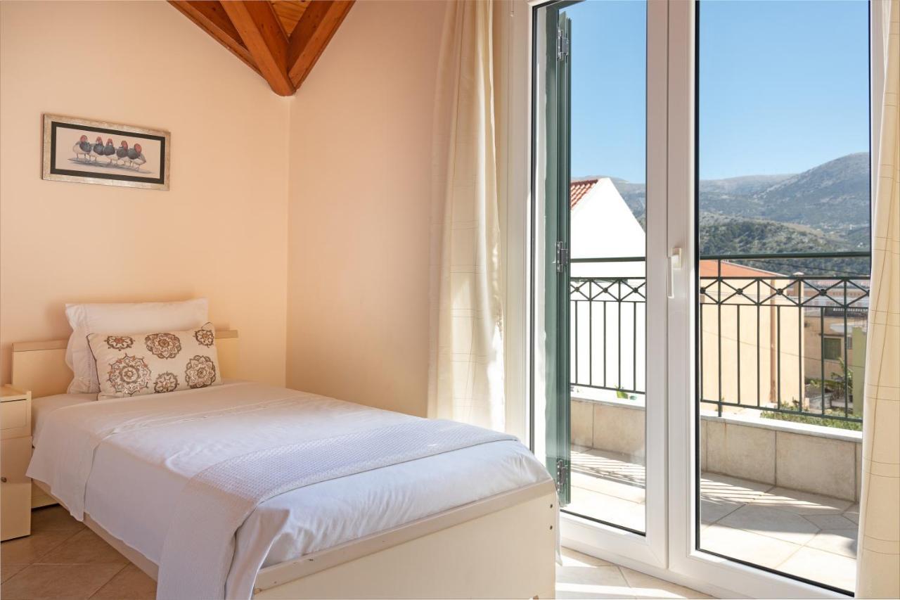 Grand Square Apartment Argostolion Exterior foto